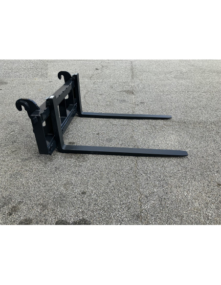 Palettengabel Frontlader (EURO Aufnahme) Rahmenbreite 1200mm mit 4 Zinkenbuchsen und 2 Strohspießen 1000mm