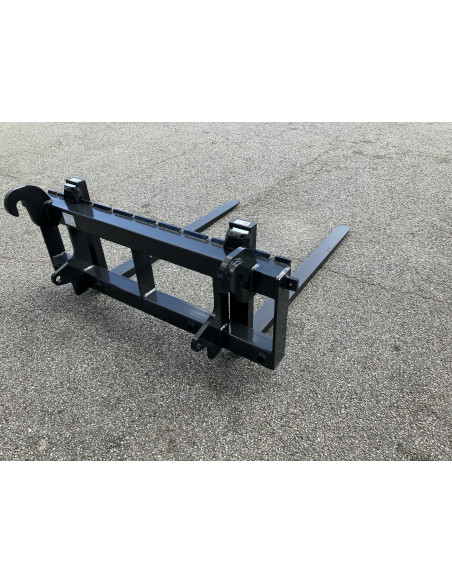 Palettengabel Frontlader (EURO Aufnahme) Rahmenbreite 1200mm mit 4 Zinkenbuchsen und 2 Strohspießen 1000mm