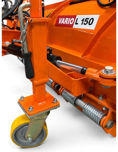 Schneepflug Vario Kommunal mit Anfahrschutz – Kommunalaufnahme / hydraulische Verstellung 30°